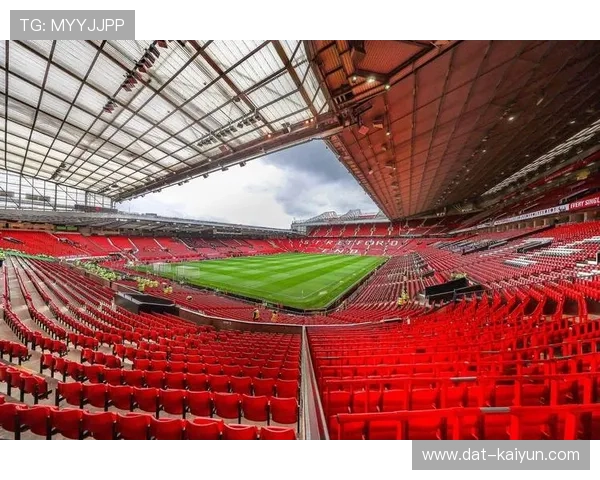 球迷制作TIFO致敬传奇，英超球场文化浓郁